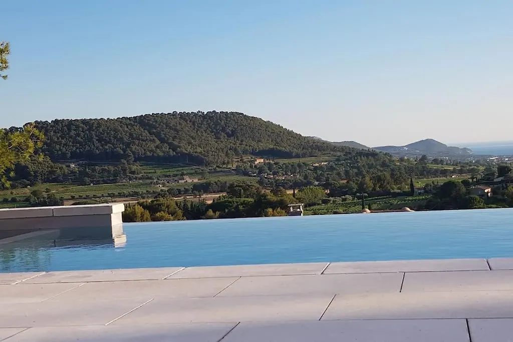 Villacadiere Vue Mer Et Vignes Piscine A Debordement Laouque Vila